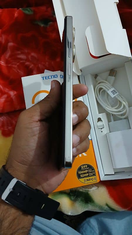 Tecno spark 20 pro 8bg 256gb 10 by10 jast 3 mh uoz ha/03004562429calme 3