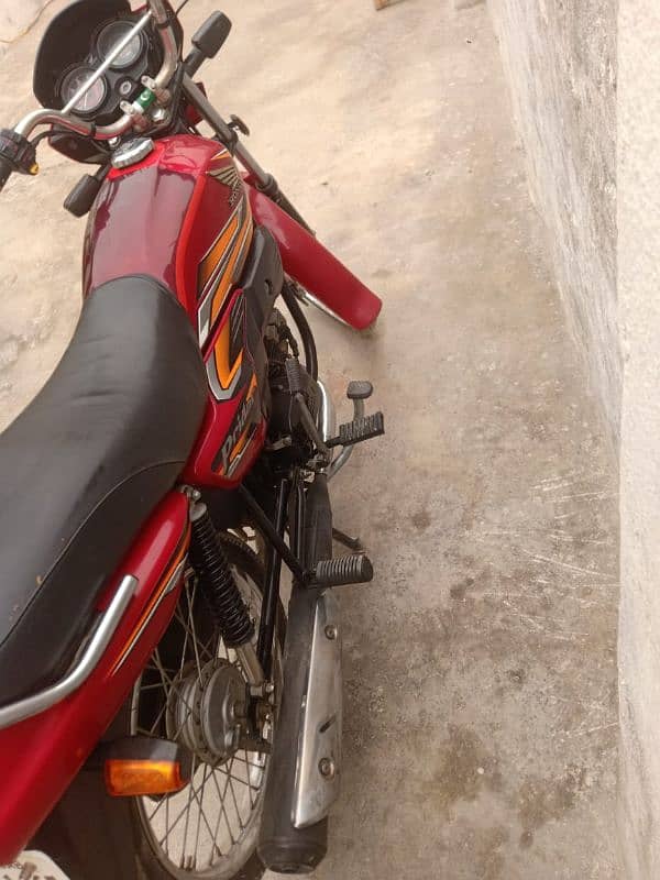 Honda pridor for sale in 10/10 condition , price is little negotiable 2