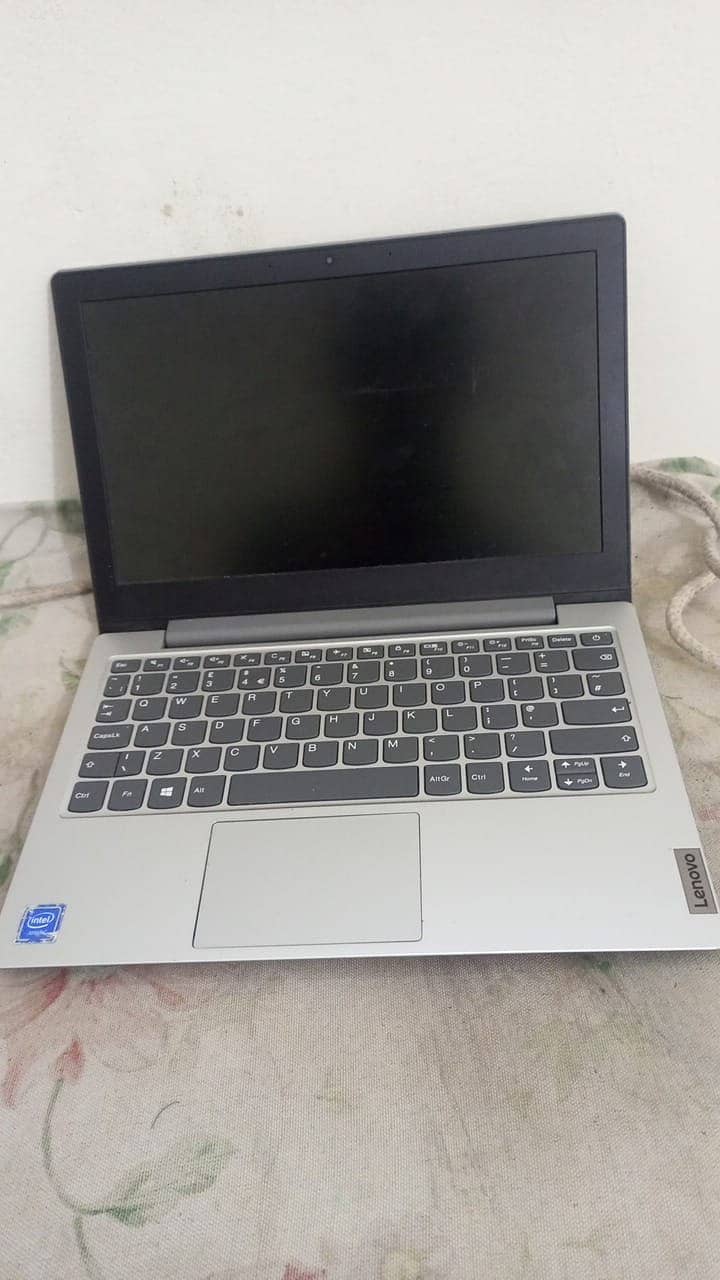 lenovo ideapad 1 11GL05 6