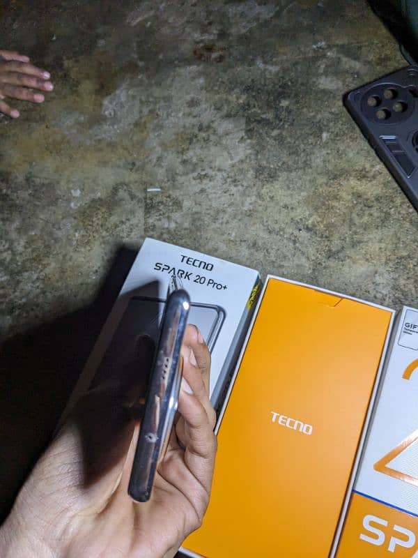 Tecno spark 20 pro plus 8/256GB contact 03171872543 2