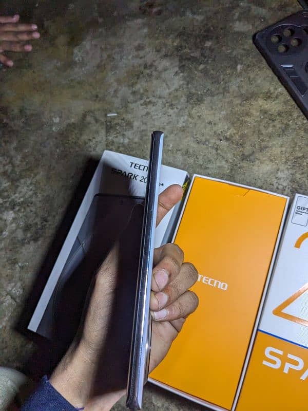 Tecno spark 20 pro plus 8/256GB contact 03171872543 3