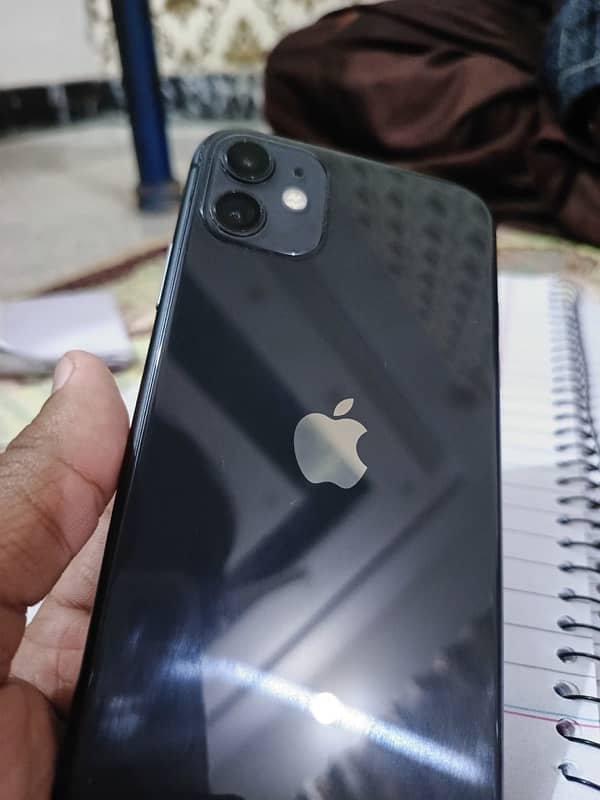 iPhone 11 3