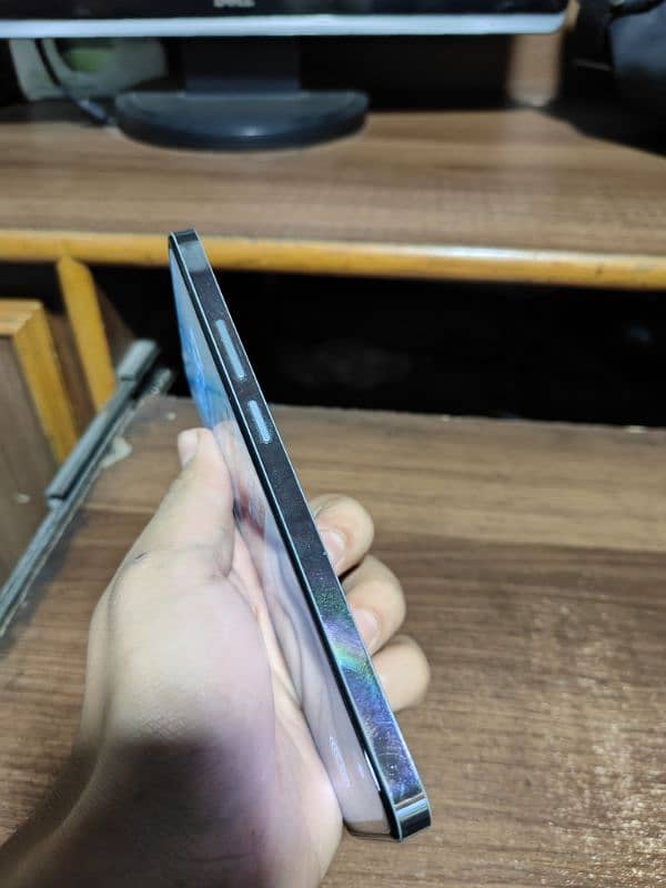 Realme 12+ 10/10 condition 8/256 Green 4