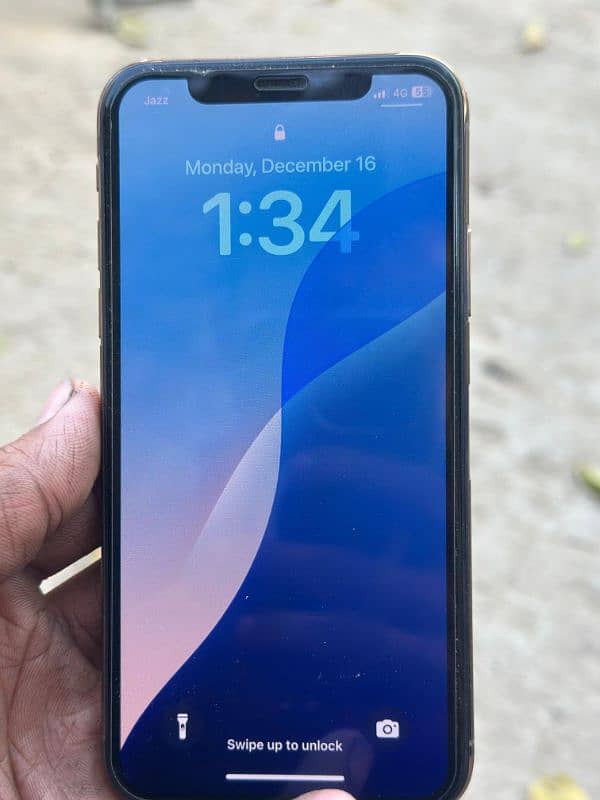 face id is not work and water pack phone 256 gb and 10 by 10 condition 3