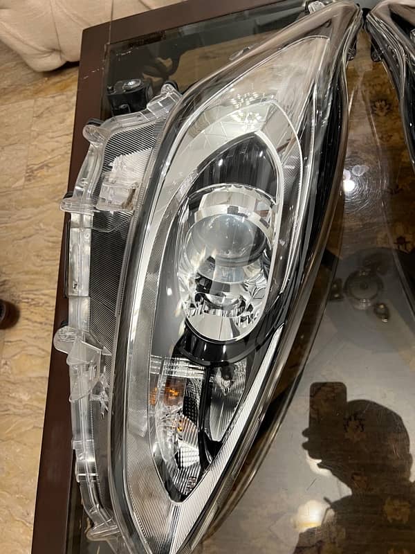 Aqua Headlights Model 2020 2