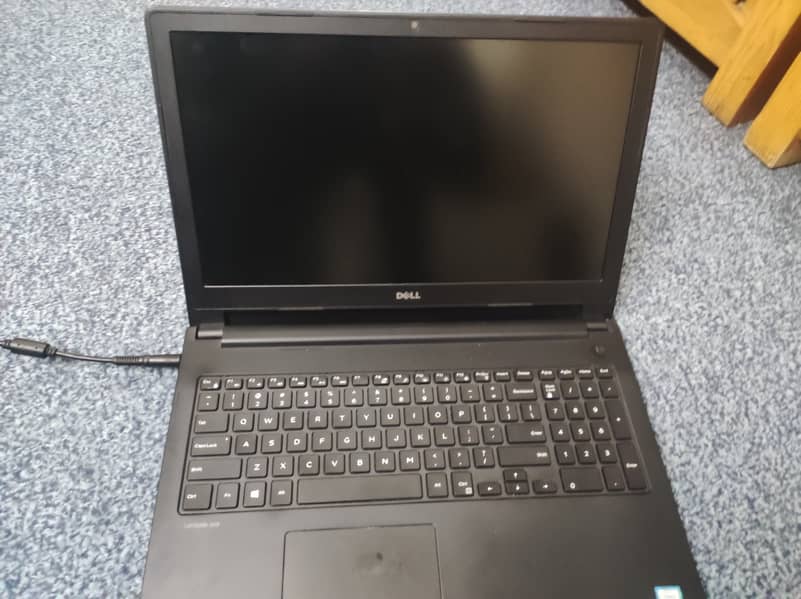 Dell latitude 3570 Laptop 3