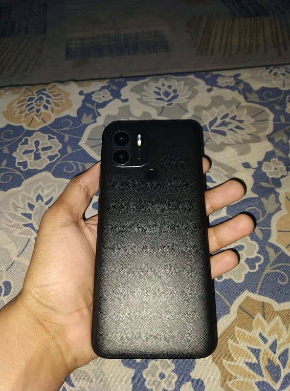 Redmi a2 plus with box and original charger 10 by 10 condition 2