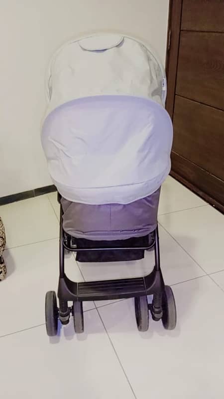 Baby Pram in Excellent Condition 3