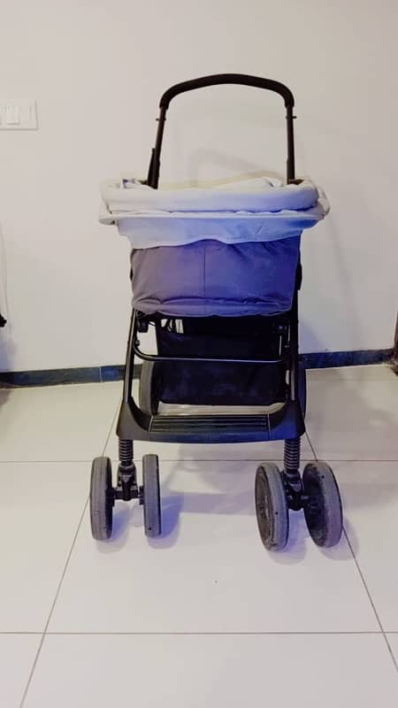 Baby Pram in Excellent Condition 5