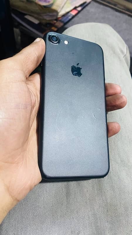 iphone 7      256gb 0