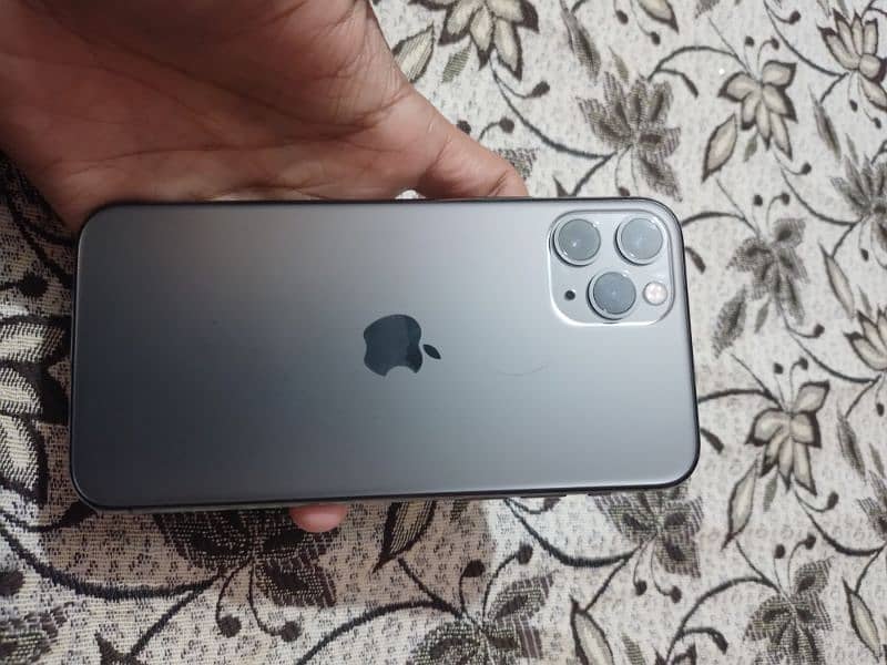 apple iPhone 11 pro 3