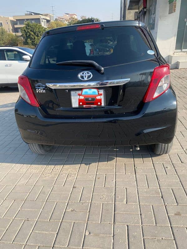 Toyota Vitz 2013 1