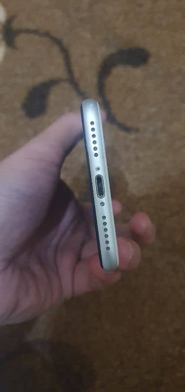 iphone se 2020 pta 4