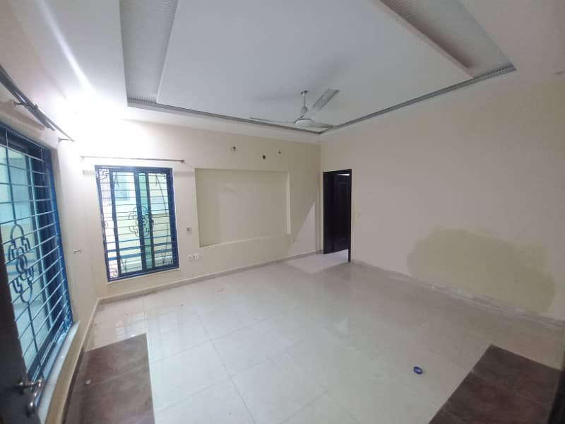 1 Kanal House For Rent Available In Valencia Housing Society Lahore Bijli Pani Gas Available 36