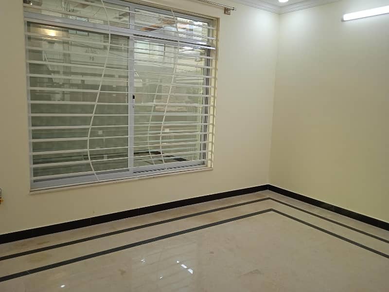 Ground Portion Available For Rent In Gulberg 0