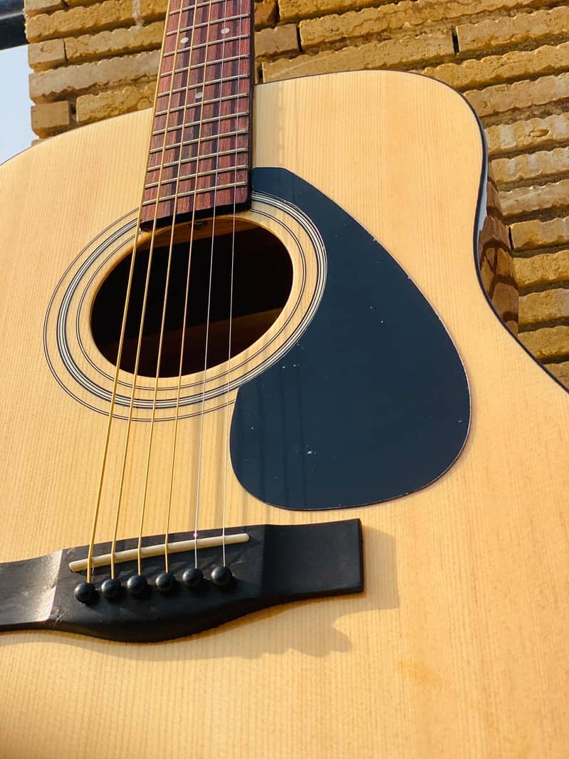 Yamaha F 310 Original Acoustic Guitar  Made in Indonesia 9