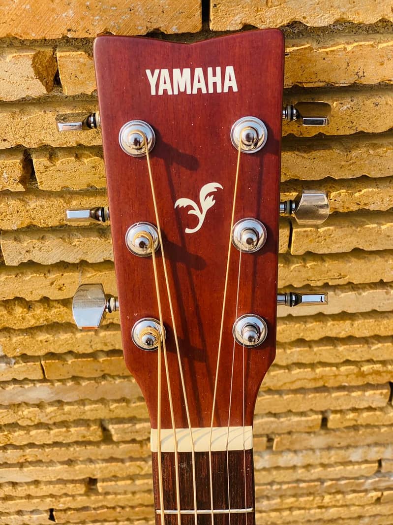 Yamaha F 310 Original Acoustic Guitar Made in Indonesia 4