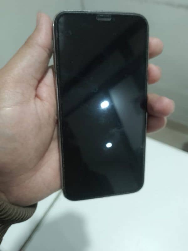 I phone x for sale all ok 64 gb bettery health 81 pta prove 4