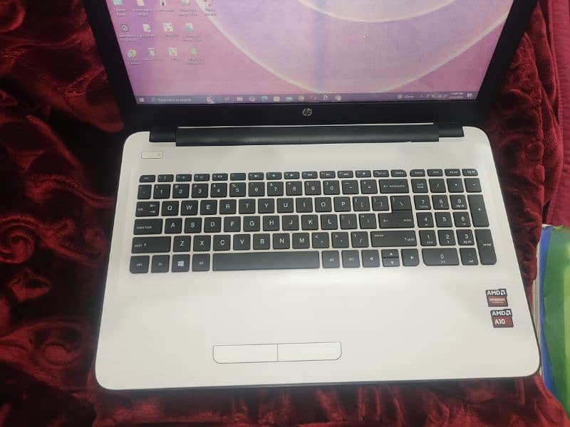 Hp-core i5 7th generation lush condition not single issue. 2