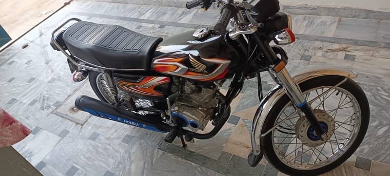 Honda 125 for sale in mint new condition 2023 registered 0