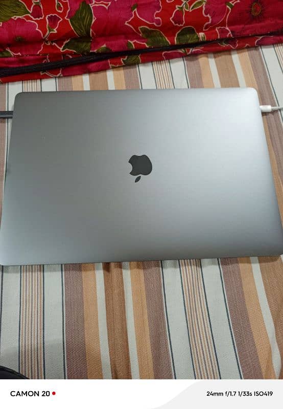 cheapest price Macbook pro 2019 15" 32gb 500 NVME 4 GB 1