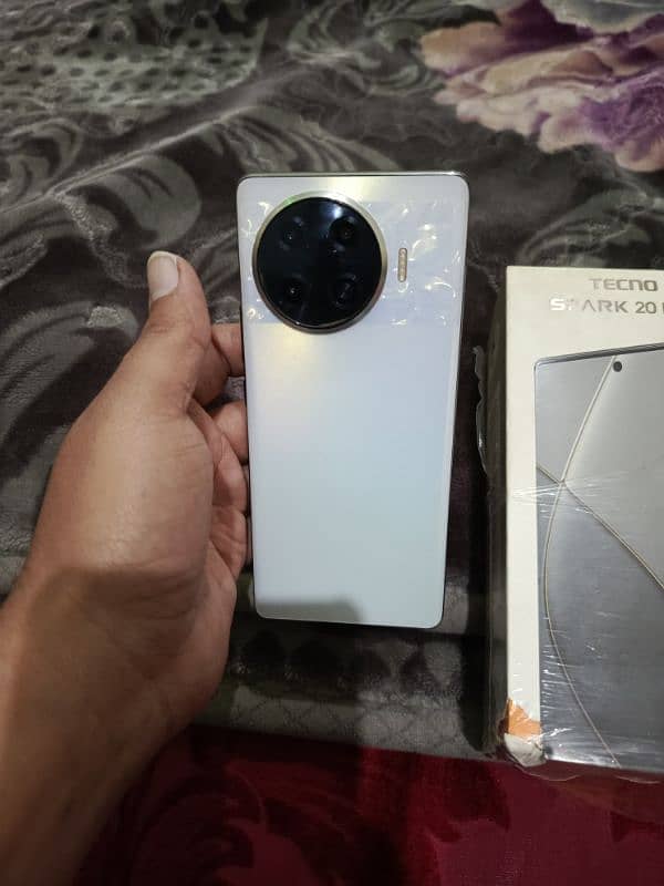 spark 20 pro Plus 4