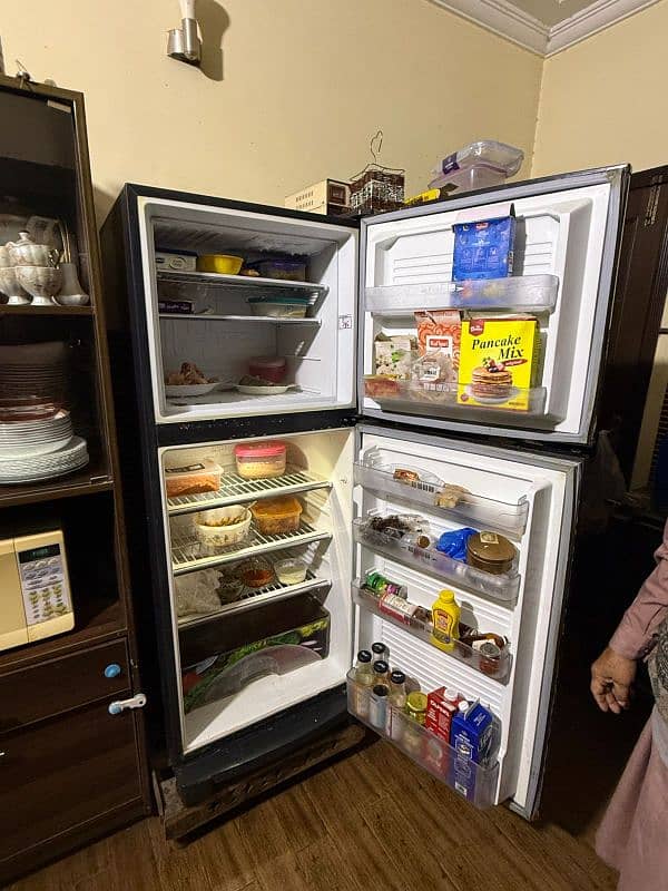 Dawlance Refrigerator in good condition for sale 1