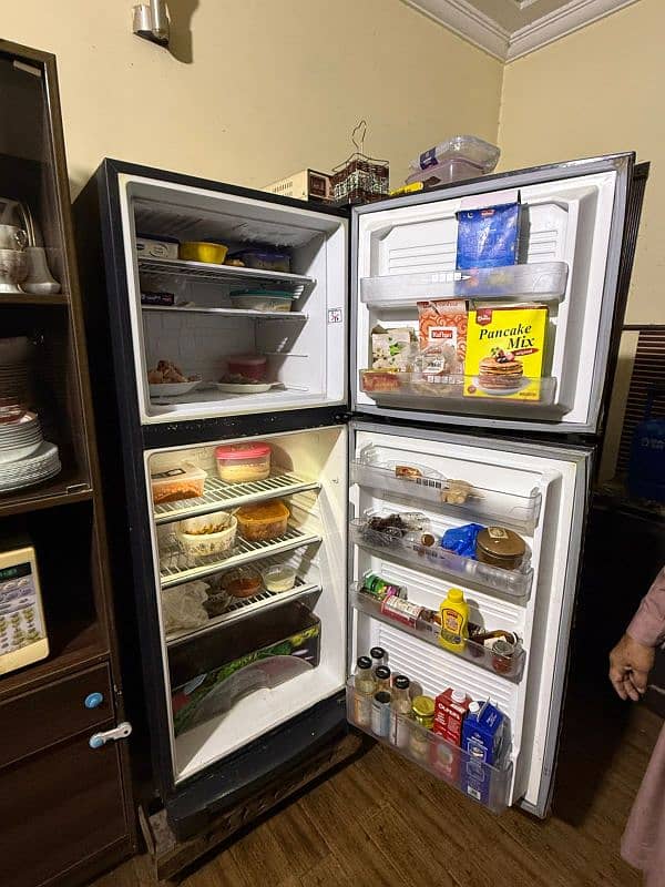 Dawlance Refrigerator in good condition for sale 2