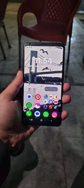 LG V30 1