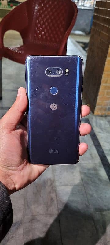 LG V30 2