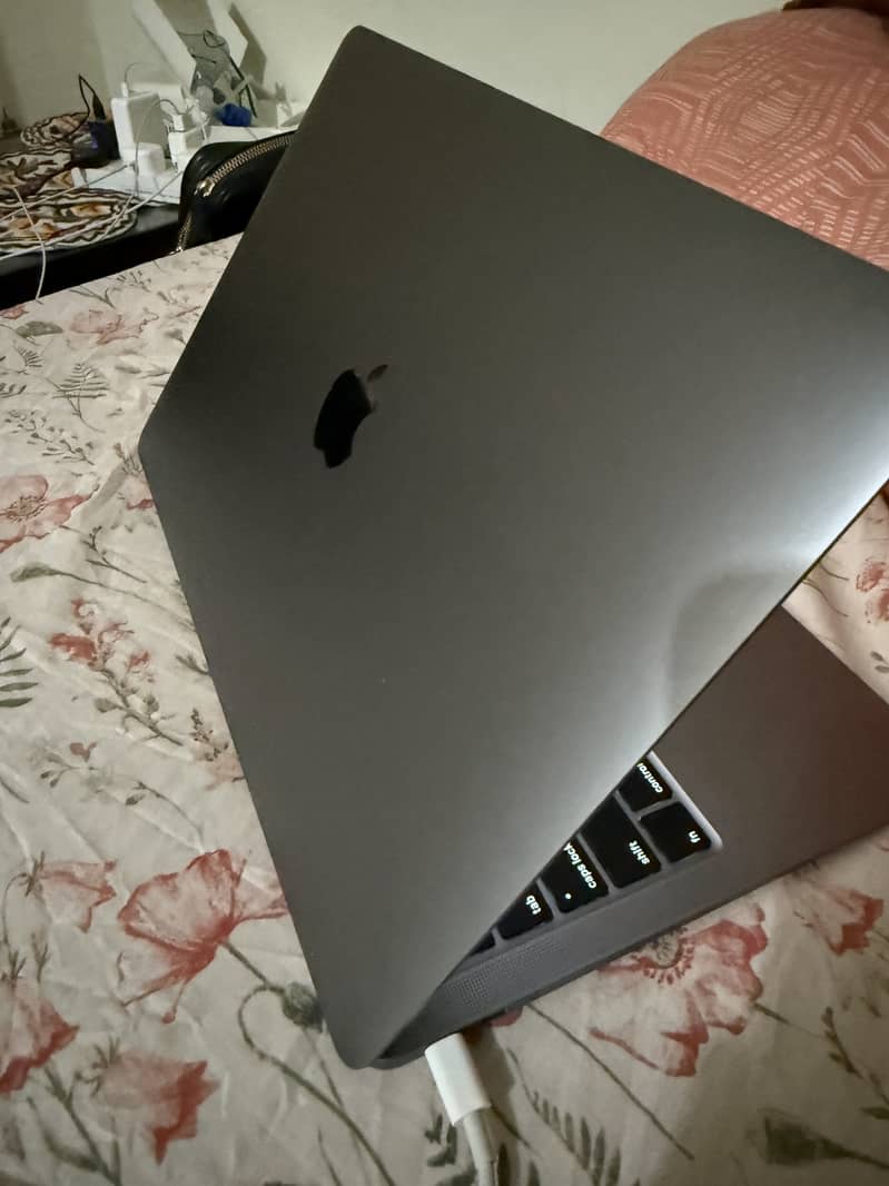 Never Used MacBook Air 202, 13 inches for Sale 0