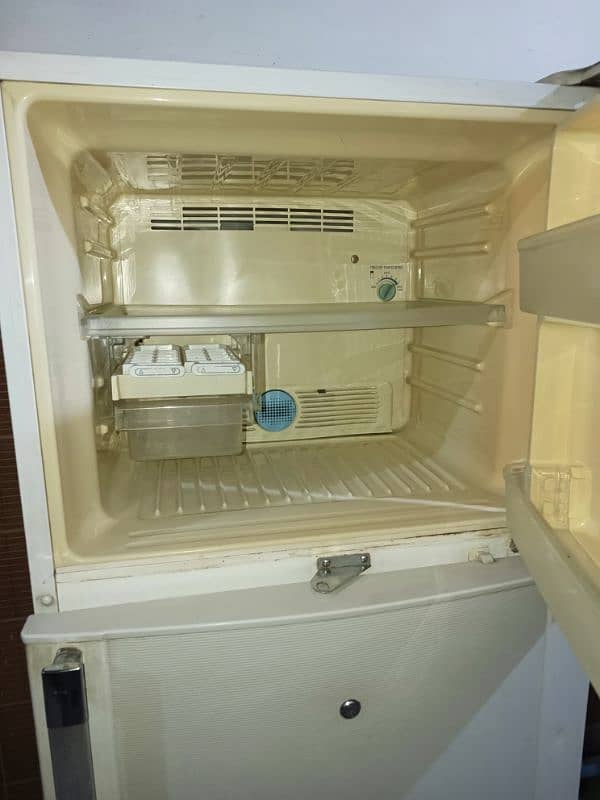 Dawlance No Frost Refrigerator / Fridge 344L Capacity 4