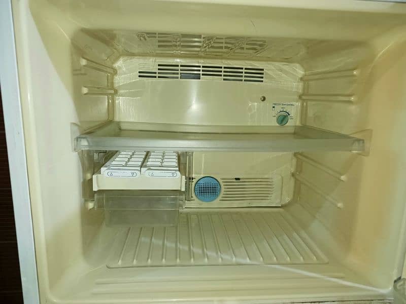 Dawlance No Frost Refrigerator / Fridge 344L Capacity 11