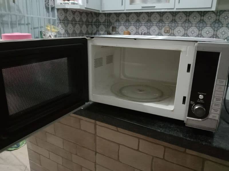 4 Different Microwave Ovens Perfect Working 5