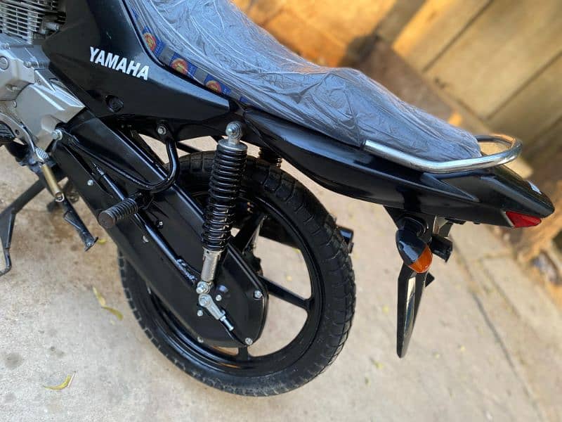 YAMAHA YBR 125 G 2018 4