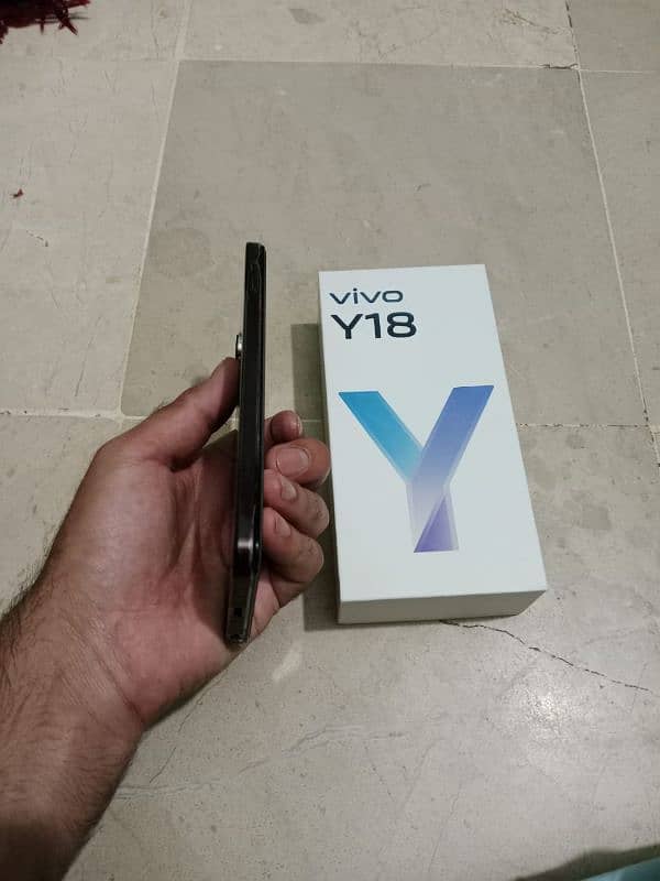 vivo y18 (4/128) 3