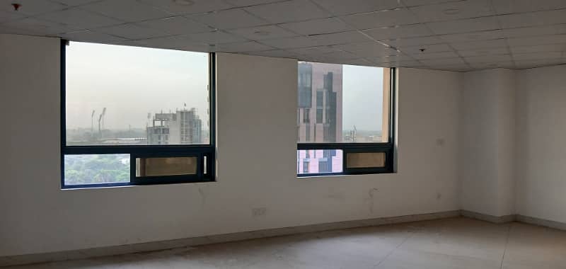 2295 Square Feet Office Space Available For Rent In Gulberg Grand Square Mall, Lahore. 7