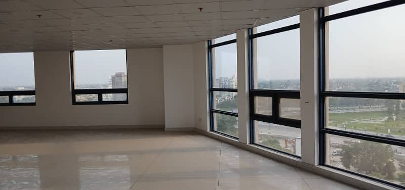 2295 Square Feet Office Space Available For Rent In Gulberg Grand Square Mall, Lahore. 8