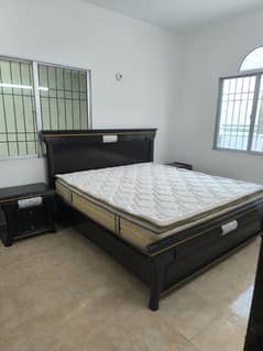 A Good Condition Bedroom Set Available for Sale