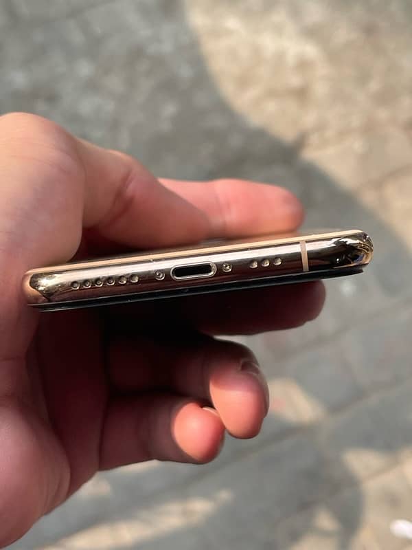 IPhone Xs 64gb Pta approved 4