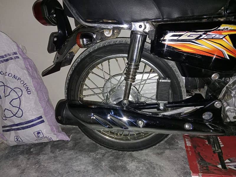 honda  Cg 125 2021 karachi registration 10/10 condition 2