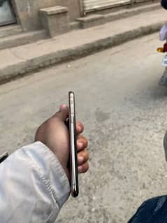 iphone XS golden clr