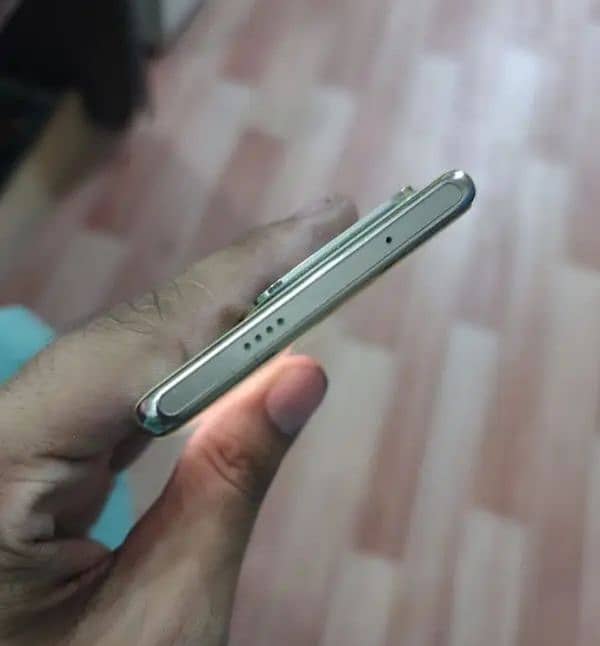 infinix zero 30 bilkul lush condition ha 3