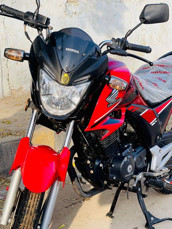 Honda CB150F 4