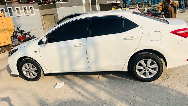 Toyota Corolla Altis 2015 5