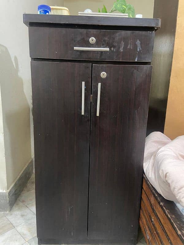 3 foot 9 inch cupboard with a smooth drawer. 1