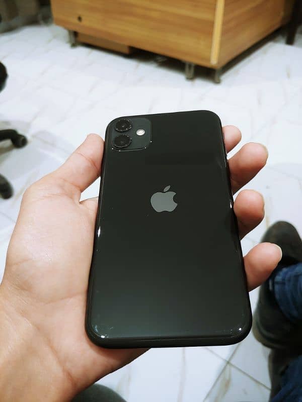 Iphone 11 64 GB 10/10 Non PTA 1