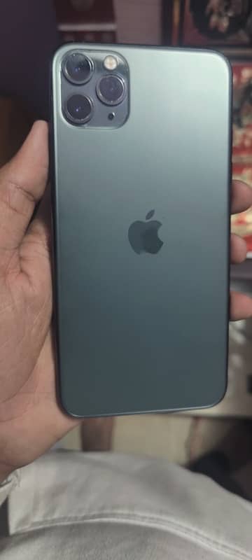 iPhone 11 Pro Max 4