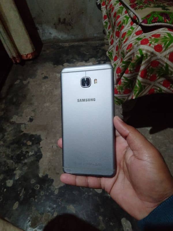 Samsung Galaxy c7 all Mobil ok sirf paenal Daly ga condition 10 10 5