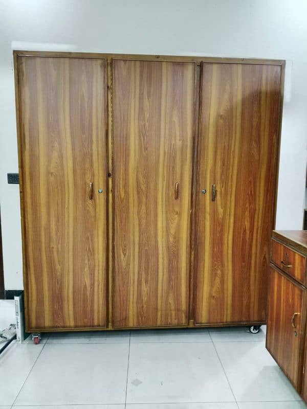 Wardrobe in big size for high storage Worden 3